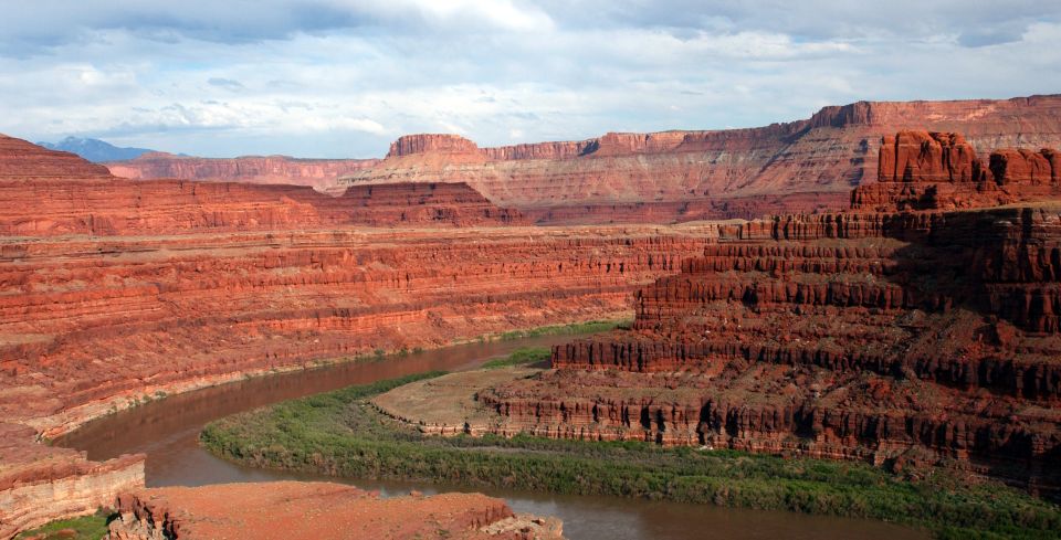 From Moab: Canyonlands 4x4 Drive and Colorado River Rafting - A Detailed Tour Explanation