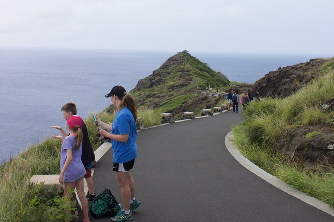 Makapuu Lighthouse Trail and Shuttle Service - Authentic Traveler Experiences