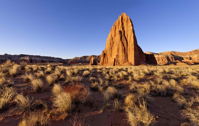 Spectacular 8-Hour Guided Llama Hike with Lunch and Dinner - The Trail: Exploring Water-pocket Fold
