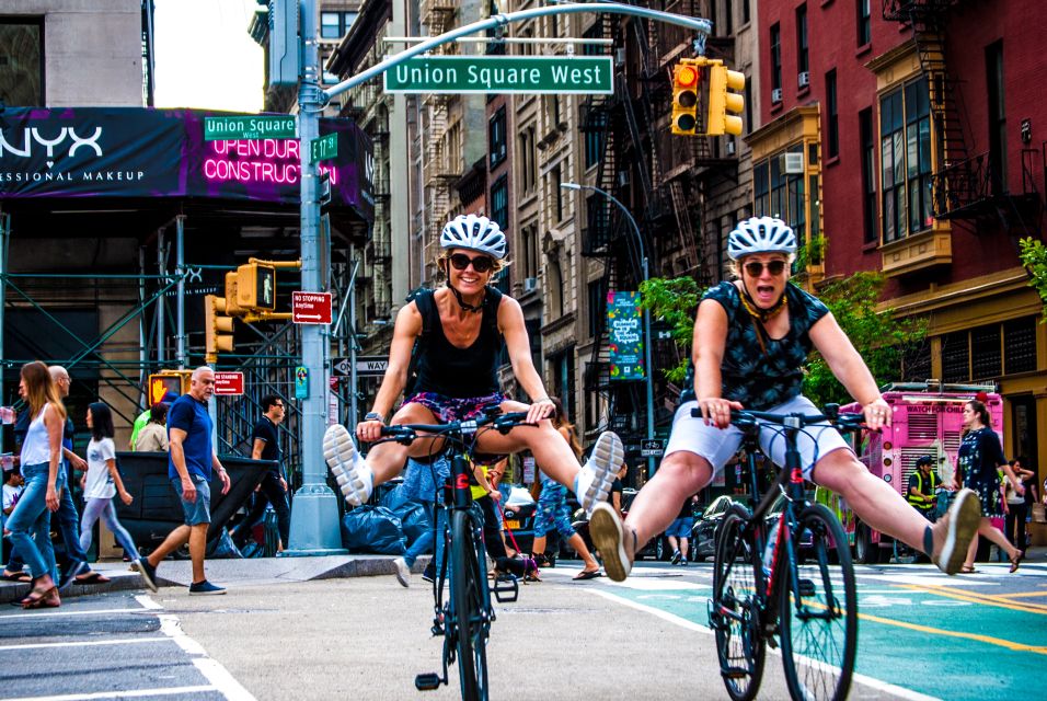 Brooklyn: Sightseeing Bike Tour with Local Guide - Highlights at a Glance