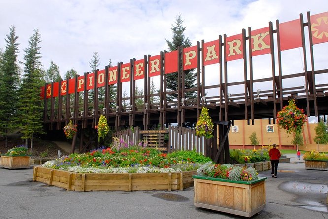 Free Pick up - Fall Alaskan Husky Dog Sledding Cart/ATV Ride - Highlights of the Fall Husky Dog Sledding and Fairbanks City Tour