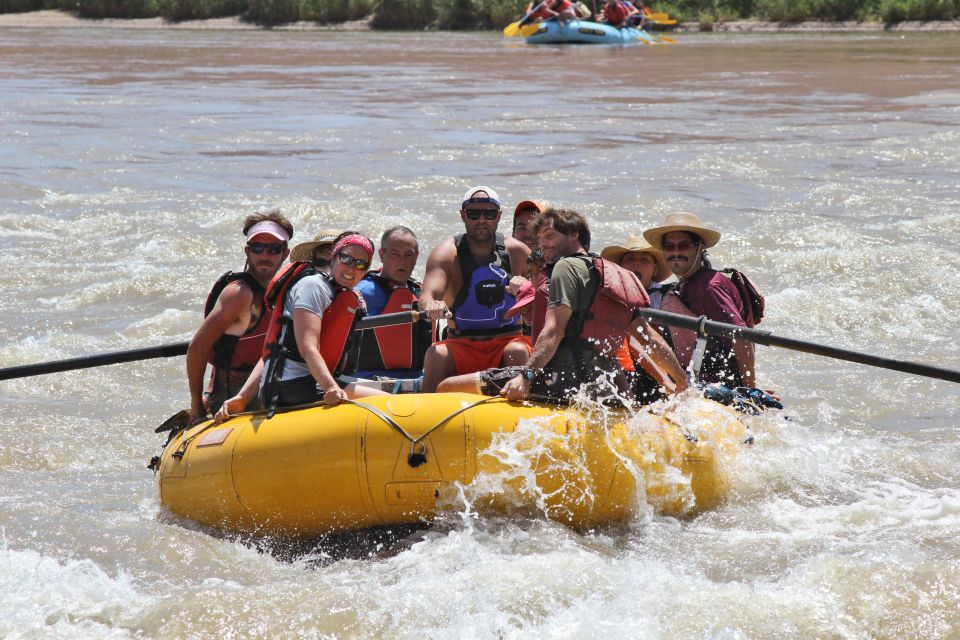 From Moab: Canyonlands 4x4 Drive and Colorado River Rafting - Highlights of the Canyonlands and Colorado River Tour