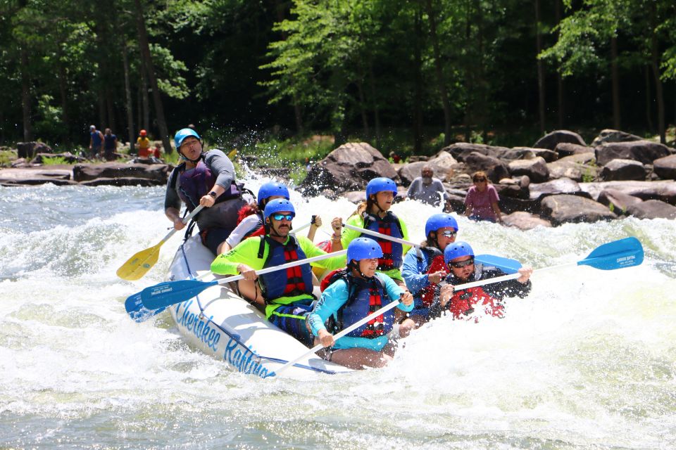 Full River Ocoee Whitewater Rafting Trip with Shore Lunch - A Complete Picture of the Ocoee Whitewater Experience