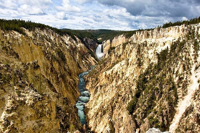 Grand Canyon of the Yellowstone Day Hike - Walking into Yellowstone’s Spectacular Canyon and Beyond