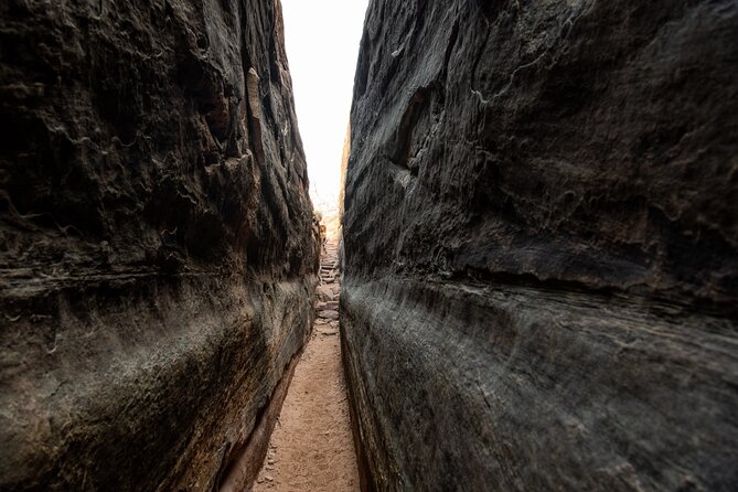 NEW! Canyonlands Needles Chesler Park Hiking Discovery Tour - An Unparalleled Wilderness Setting